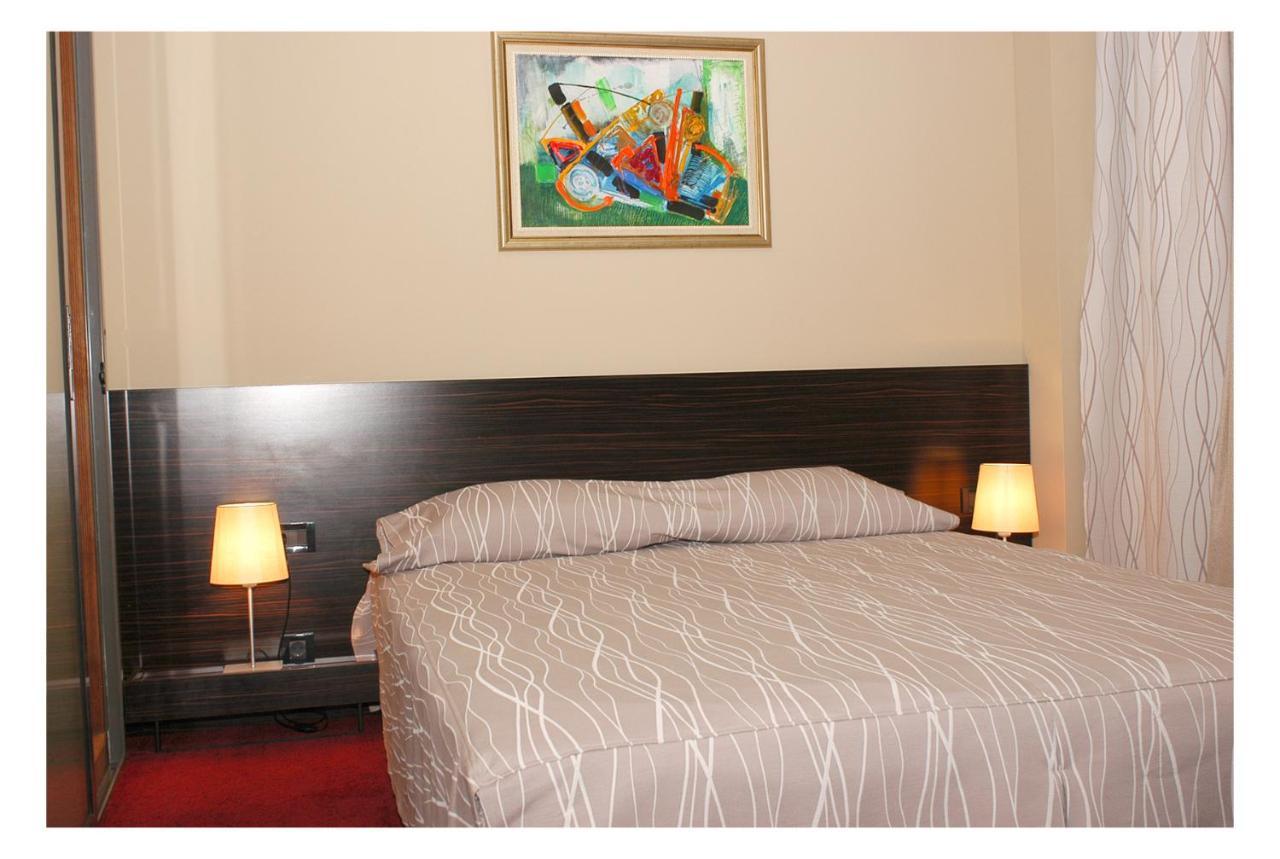 Hotel Famous House Plovdiv Esterno foto