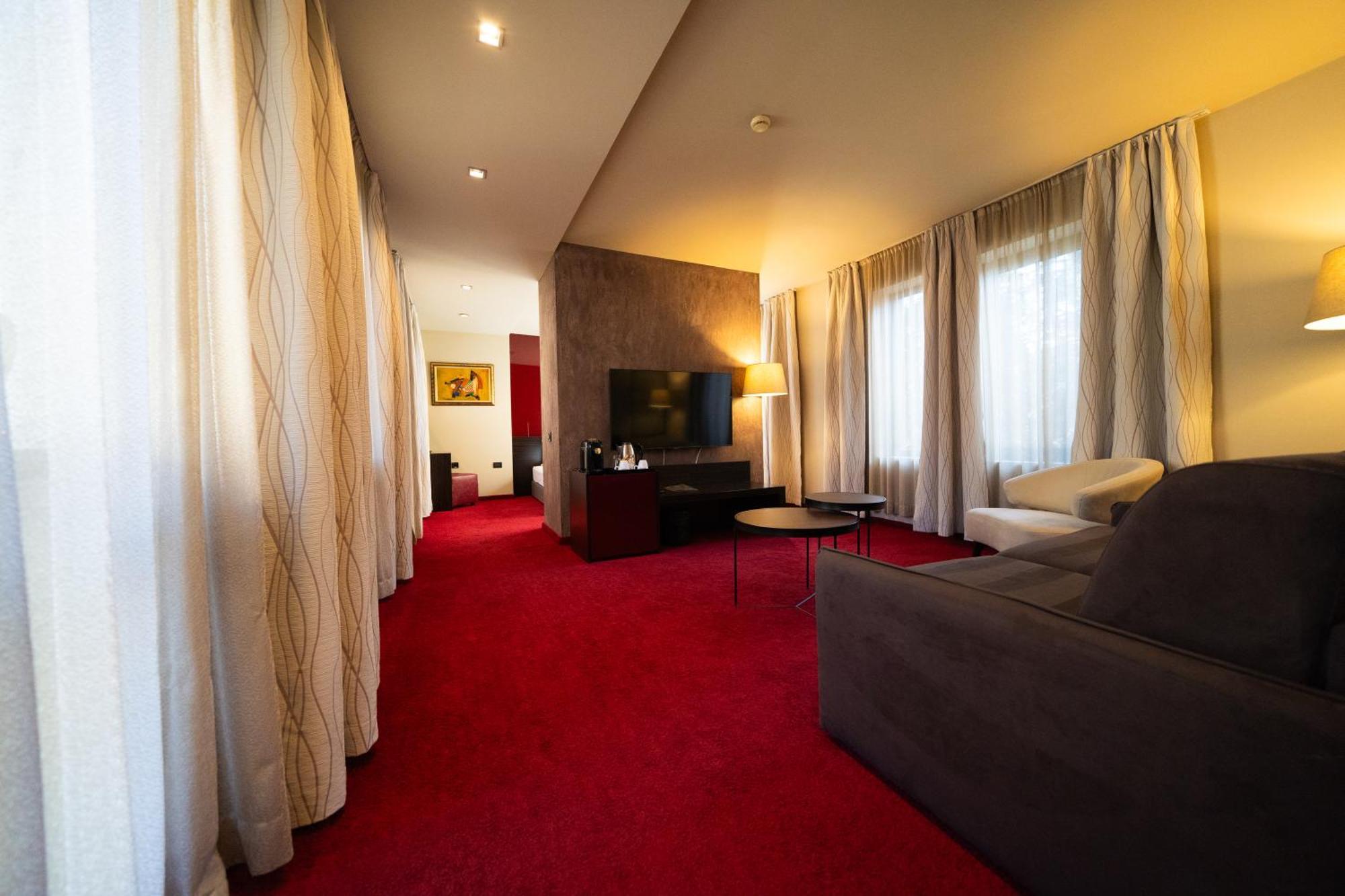 Hotel Famous House Plovdiv Esterno foto
